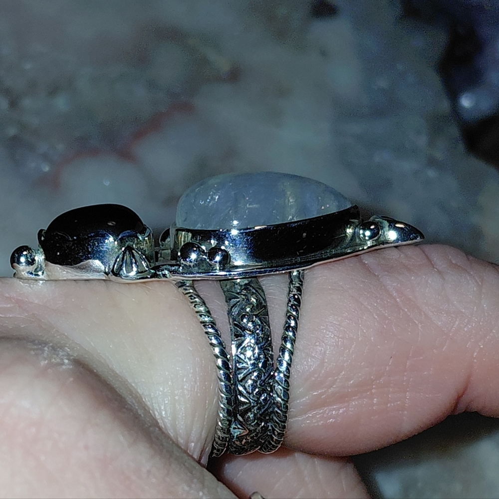 Gigantic Moonstone And Black Onyx Statement Ring - Picture 10 of 16